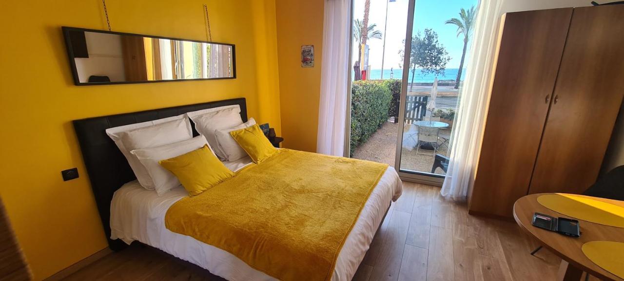 Studio De La Plage - Mer, Terrasse Et Garage カーニュ・シュル・メール エクステリア 写真